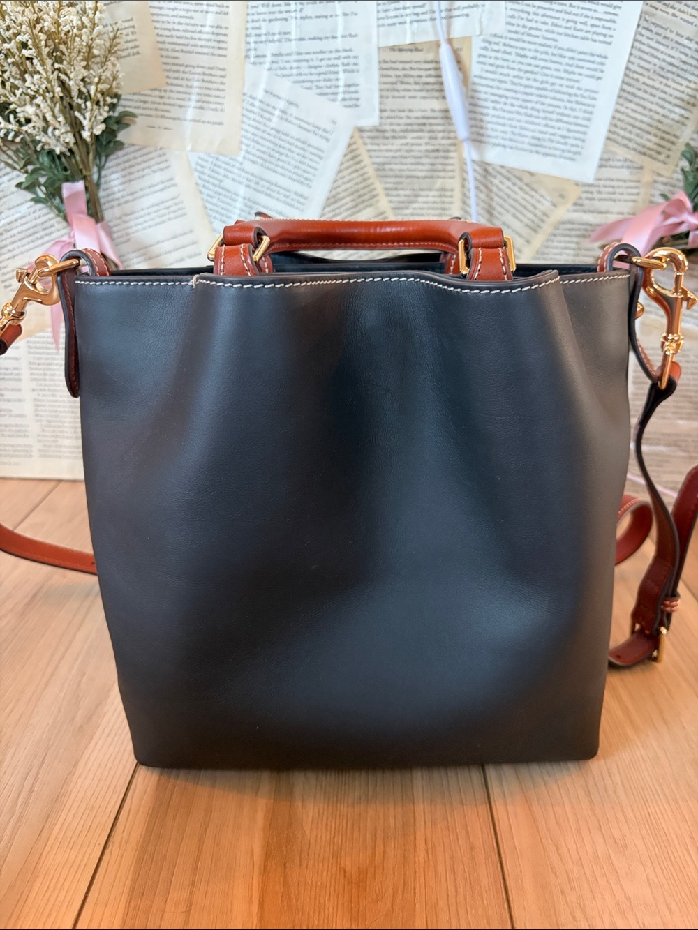 Dooney & Bourke Small Barlow Black Leather Satchel Crossbody - Picture 3 of 8